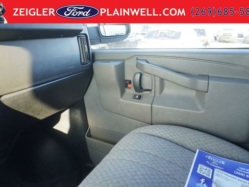 Used 2021 Chevrolet Express 2500 w/ Driver Convenience Package RWD image 22