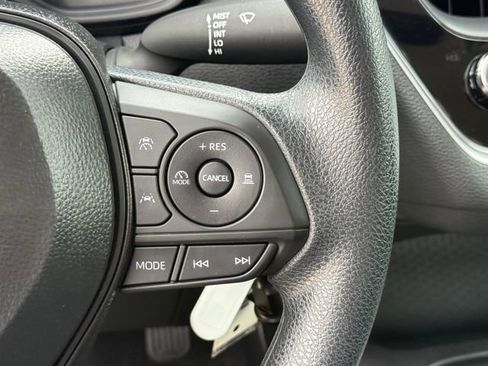 Used 2025 Toyota Corolla LE image 17