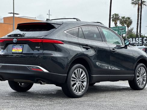 Certified 2024 Toyota Venza XLE image 4