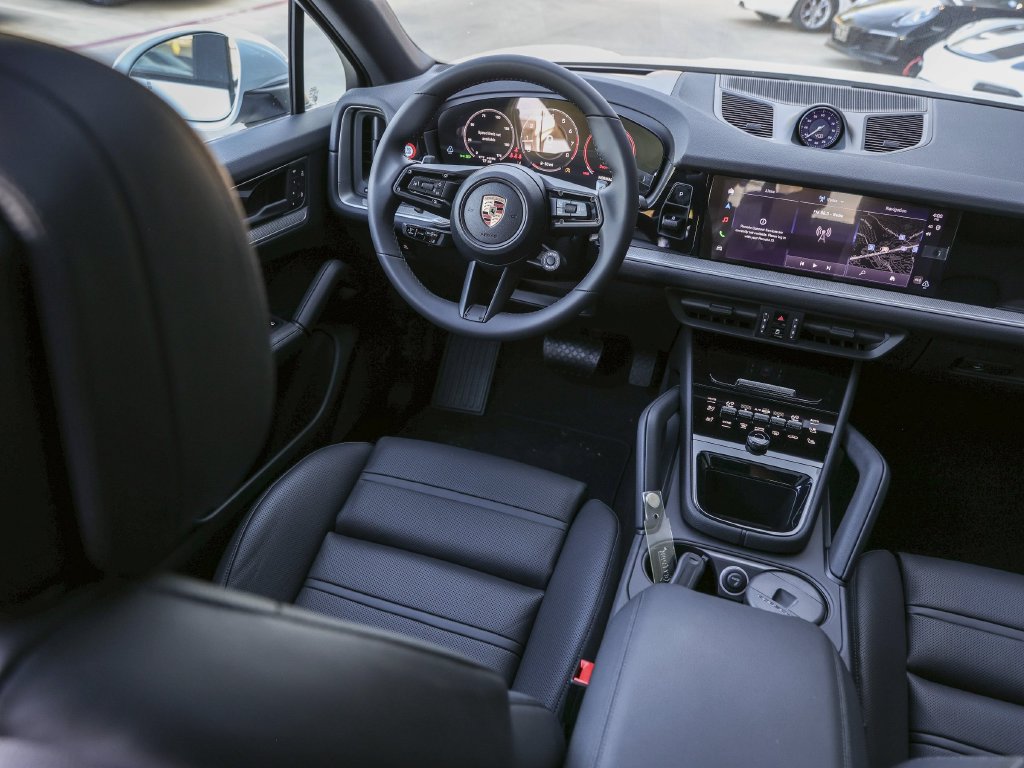 Certified 2026 Porsche Cayenne Coupe AWD/4WD image 34