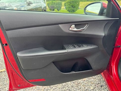 Used 2021 Kia Forte LXS FWD image 22