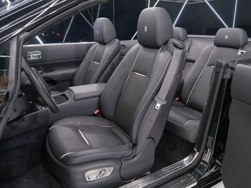 Used 2016 Rolls-Royce Dawn image 23