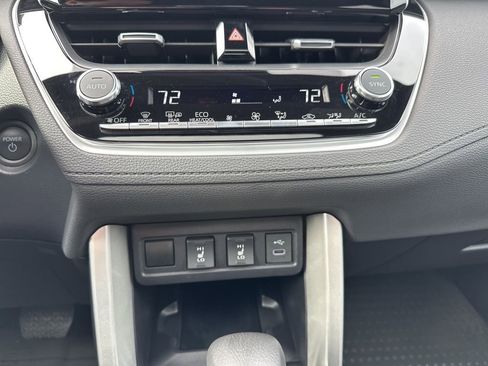 Certified 2024 Toyota Corolla Cross XSE image 21