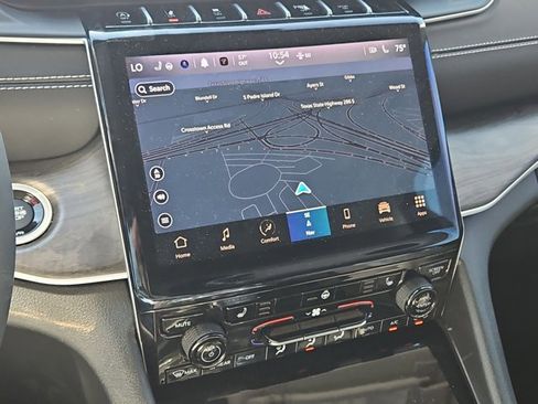 Used 2024 Jeep Grand Cherokee L Limited image 13