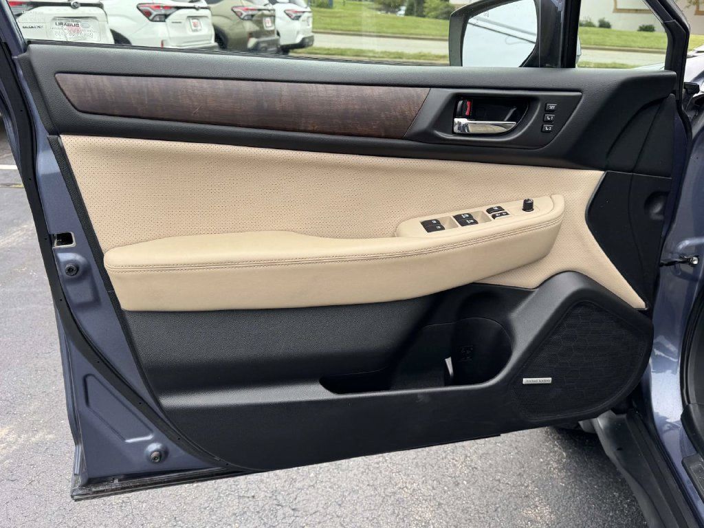 Used 2016 Subaru Outback 2.5i Limited AWD/4WD image 16