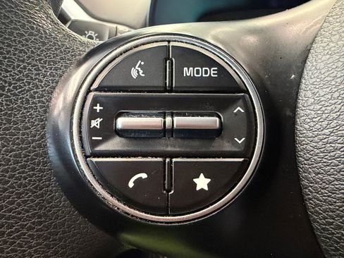 Used 2023 Kia Soul LX w/ Option Group 015 FWD image 18