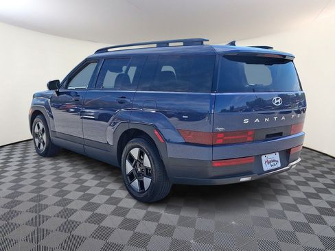 Used 2025 Hyundai Santa Fe SEL FWD image 4