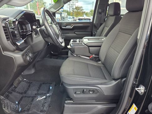 Used 2024 Chevrolet Silverado 1500 LT AWD/4WD image 5