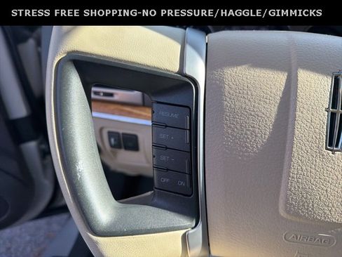 Used 2010 Lincoln MKZ image 23