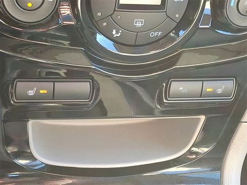 Used 2017 Ford Fiesta Titanium image 28