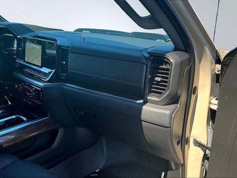 Used 2022 Chevrolet Silverado 1500 LT Trail Boss w/ Protection Package AWD/4WD image 26