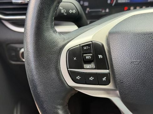 Used 2022 Ford Explorer XLT w/ Equipment Group 202A AWD/4WD image 20