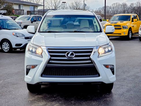 Used 2019 Lexus GX 460 Premium w/ Premium Package image 5