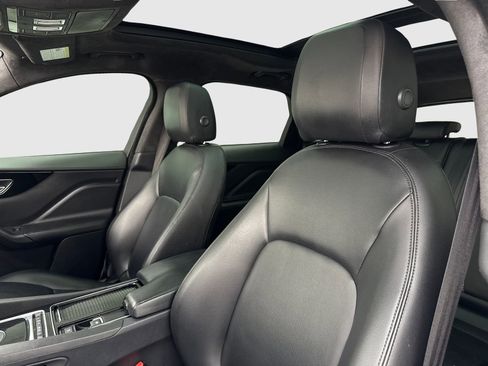 Used 2020 Jaguar F-PACE Premium AWD/4WD image 15