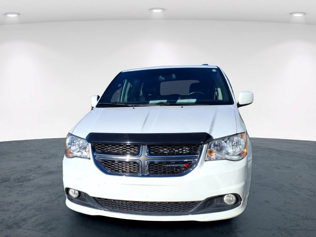 Used 2019 Dodge Grand Caravan SXT w/ Driver Convenience Group FWD image 4