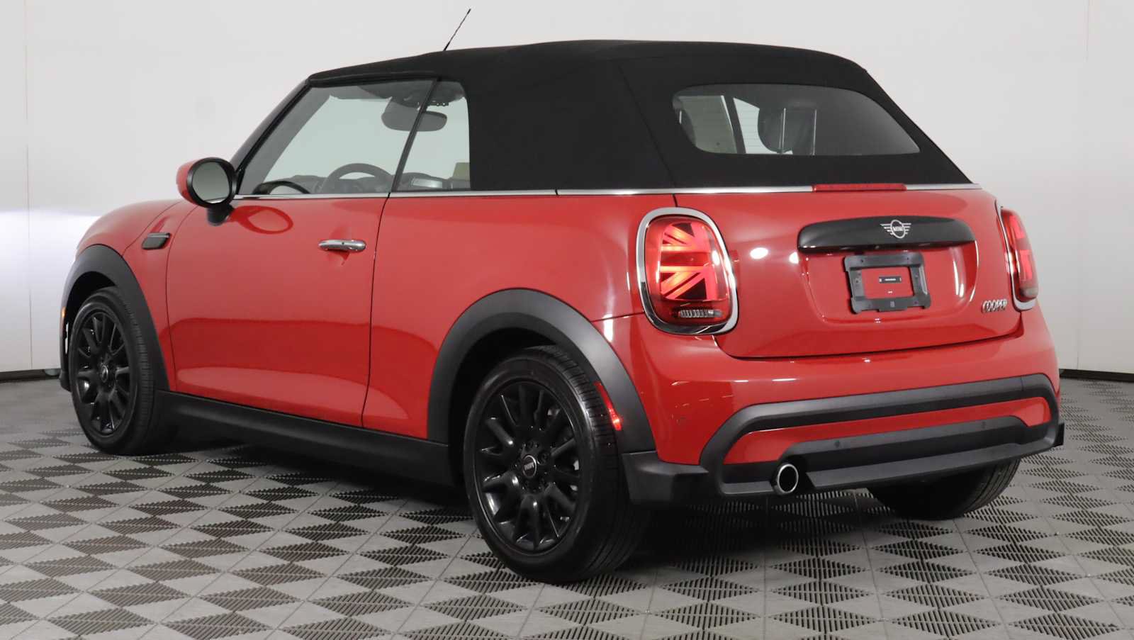 Used 2024 MINI Cooper Convertible FWD image 5