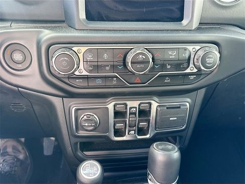 Used 2023 Jeep Wrangler Unlimited Sahara w/ Cold Weather Group image 12