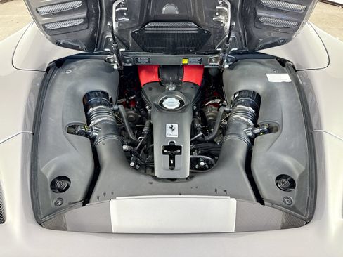 Certified 2021 Ferrari F8 Tributo RWD image 25