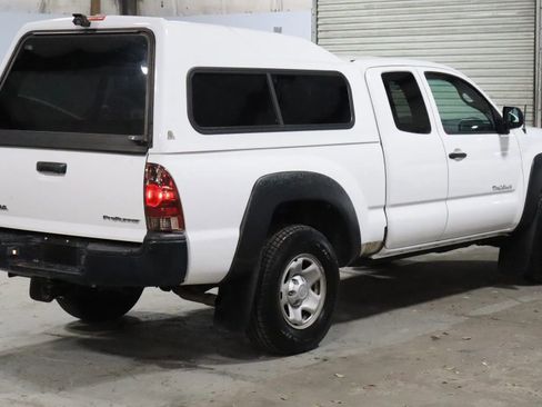 Used 2014 Toyota Tacoma PreRunner w/ Convenience Package RWD image 5