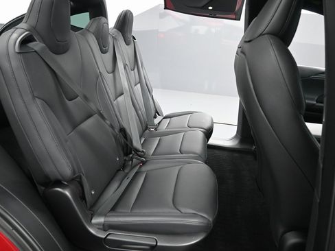 Used 2024 Tesla Model X image 30