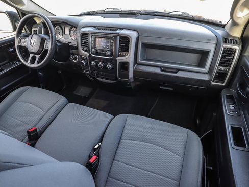 Used 2018 RAM 1500 Express image 32