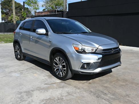 Used 2018 Mitsubishi Outlander Sport ES image 1