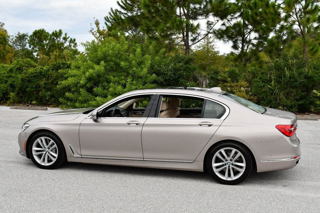 Used 2016 BMW 750i xDrive AWD/4WD image 4
