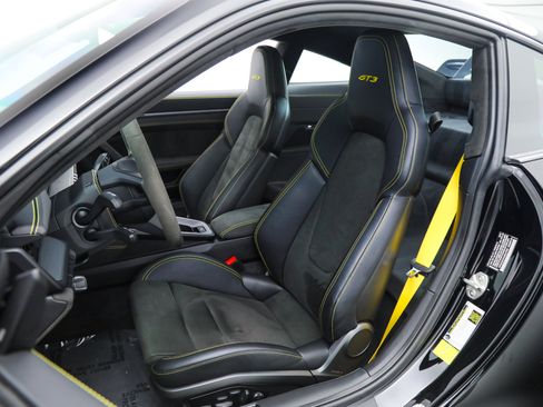 Used 2022 Porsche 911 GT3 image 4