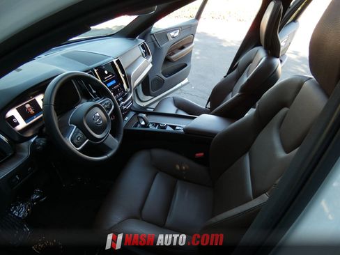 Used 2022 Volvo XC60 B5 Momentum AWD/4WD image 50