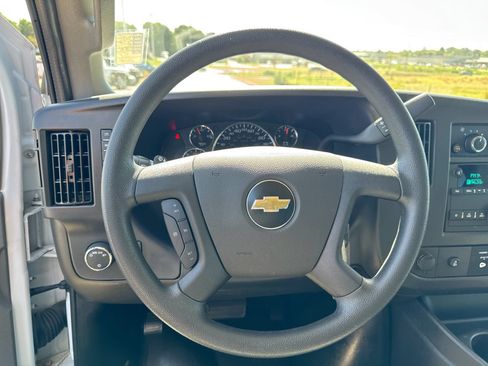 Used 2025 Chevrolet Express 3500 LT w/ LT Preferred Equipment Group RWD image 13