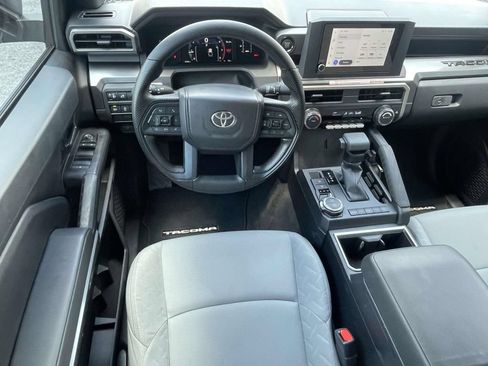 Used 2025 Toyota Tacoma SR5 AWD/4WD image 13