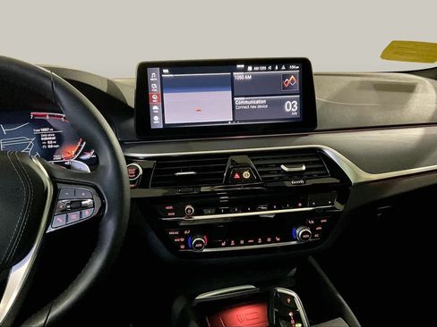 Used 2023 BMW 530i xDrive w/ Premium Package AWD/4WD image 6