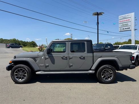 Used 2020 Jeep Gladiator Overland AWD/4WD image 7