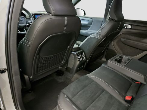 Used 2024 Volvo XC40 Recharge Ultimate w/ Protection Package Premier image 29