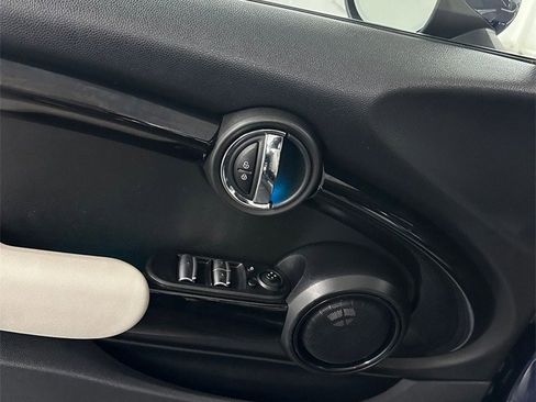 Used 2019 MINI Cooper S image 9