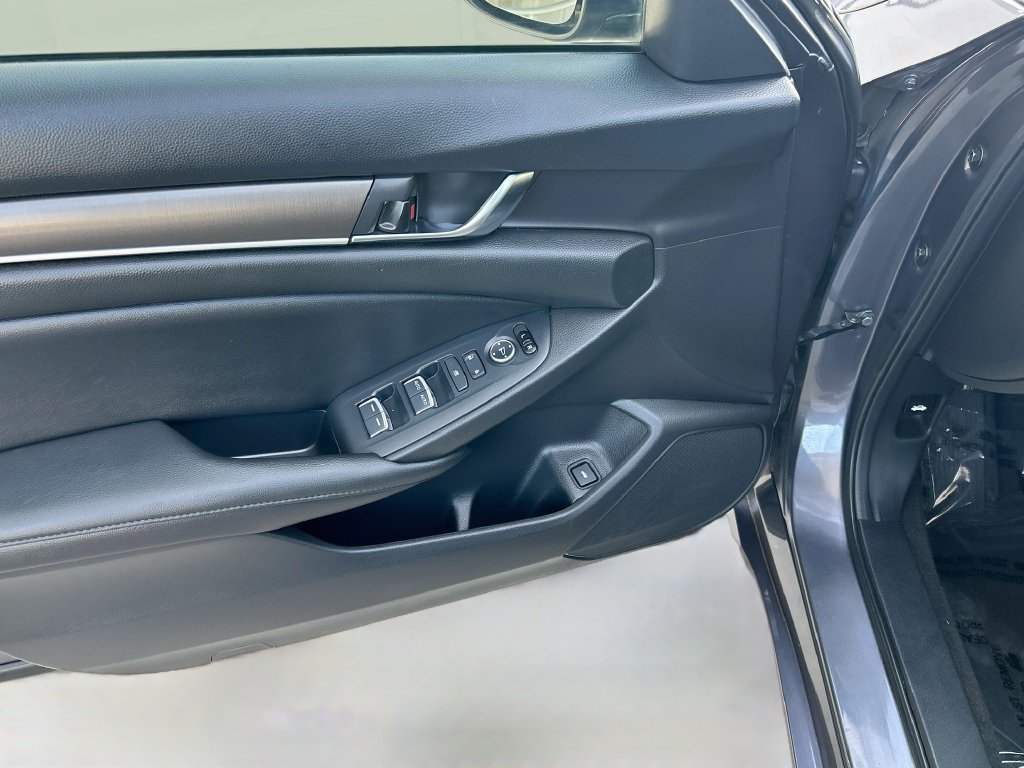 Used 2020 Honda Accord Hybrid image 17