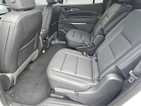New 2026 Chevrolet Traverse LT image 16