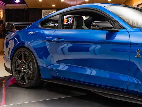 Used 2020 Ford Mustang Shelby GT500 w/ Carbon Fiber Track Pack RWD image 22