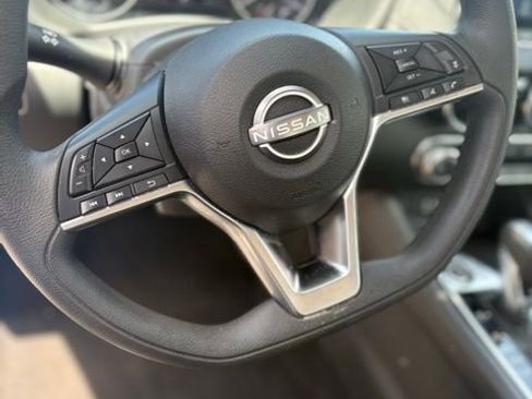 Used 2024 Nissan Sentra SV FWD image 13