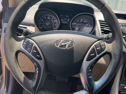 Used 2015 Hyundai Elantra Limited FWD image 19