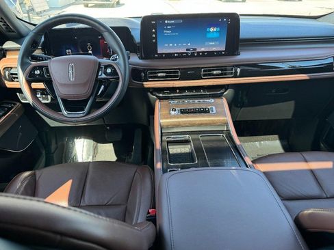 Certified 2025 Lincoln Aviator Reserve w/ Jet Appearance Package image 9