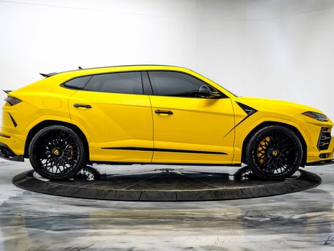 Used 2021 Lamborghini Urus image 19