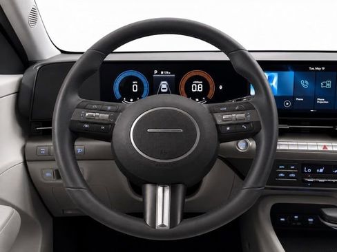 Used 2025 Hyundai Kona SEL AWD/4WD image 30