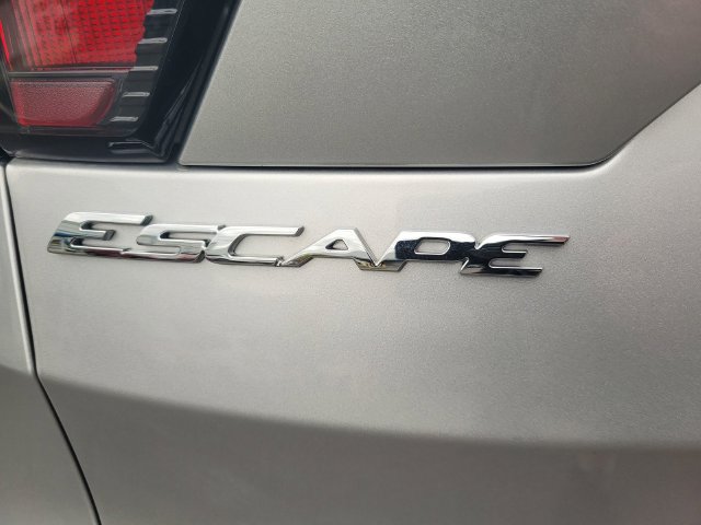 Used 2017 Ford Escape Titanium AWD/4WD image 10