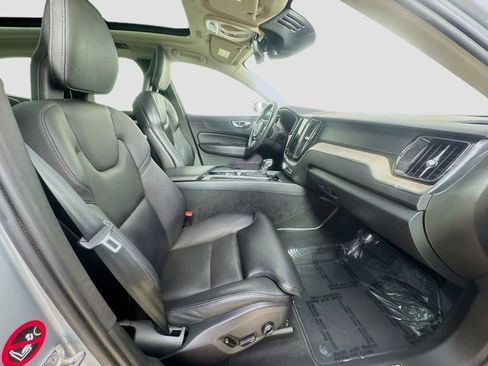 Used 2018 Volvo XC60 T5 Inscription w/ Convenience Package image 37