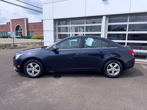 Used 2014 Chevrolet Cruze LT FWD image 2