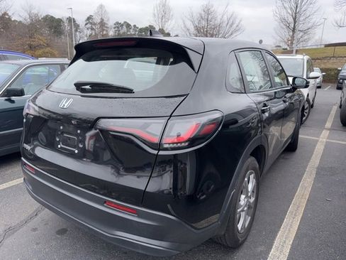 Certified 2024 Honda HR-V LX image 3