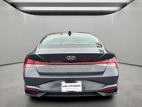 Certified 2023 Hyundai Elantra SEL w/ Convenience Package FWD image 4