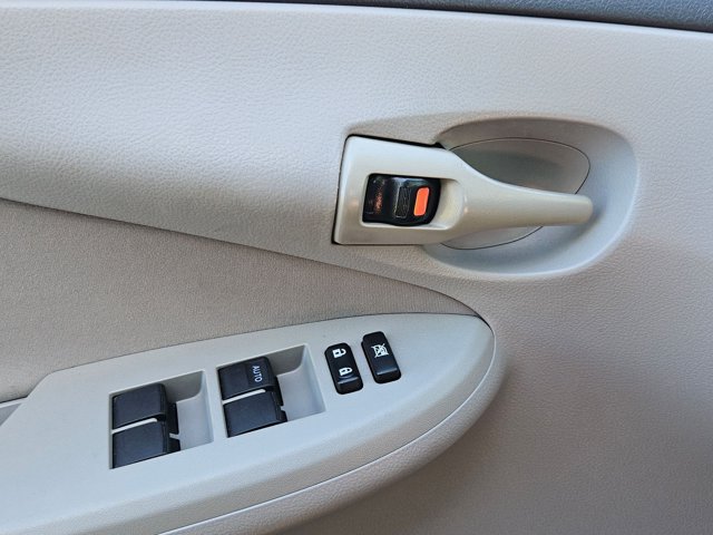 Used 2013 Toyota Corolla L FWD image 7