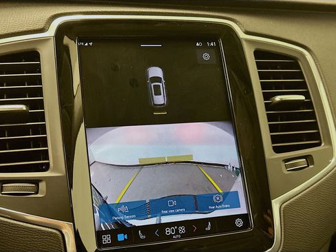 Used 2025 Volvo XC90 B5 Core image 23